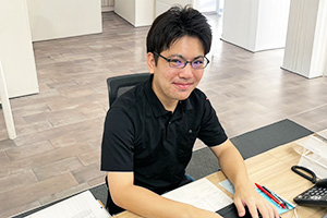 スタッフ顔写真