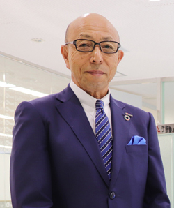 代表取締役の近影写真